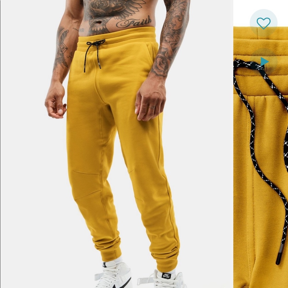 Fabletics 29” inseam postgame joggers